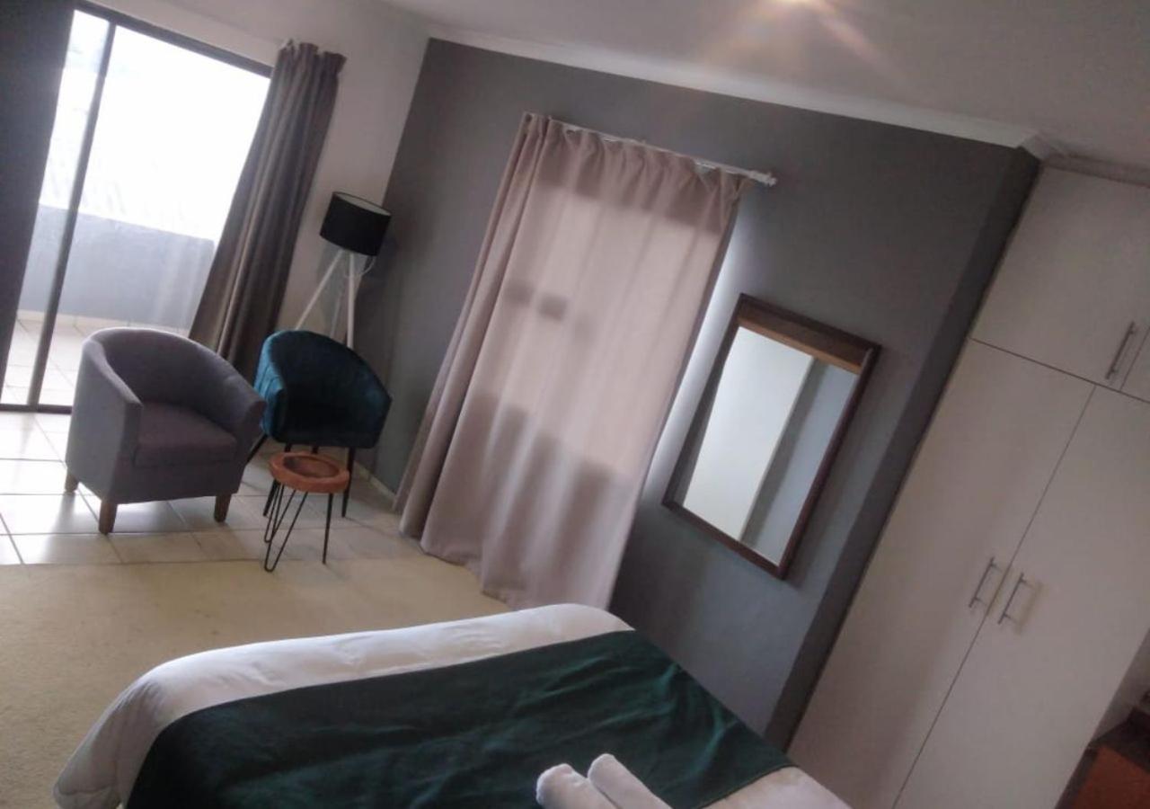 PIXIE LODGE ··· South Africa, Cape Town ··· Great Deals from $17