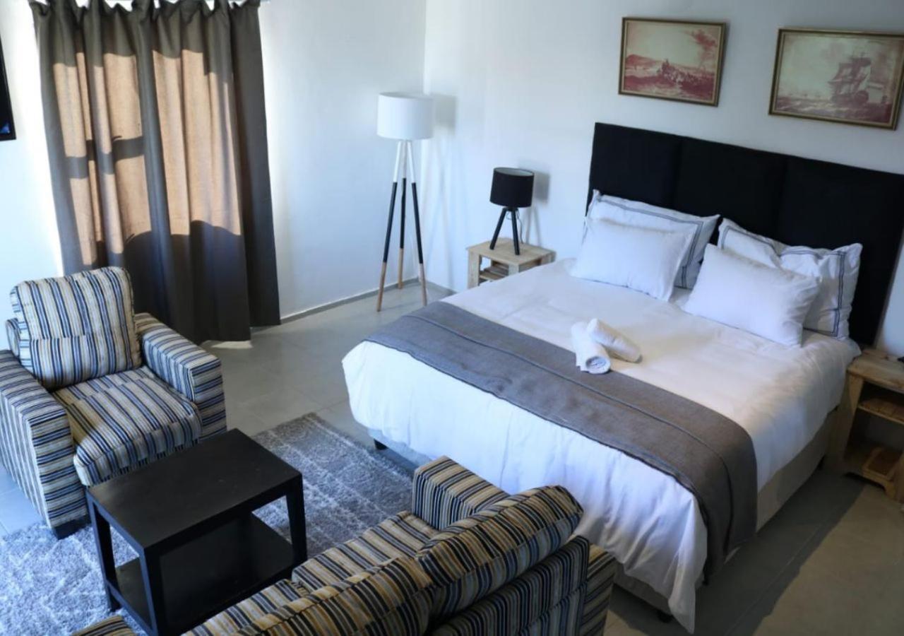 PIXIE LODGE ··· South Africa, Cape Town ··· Great Deals from $17
